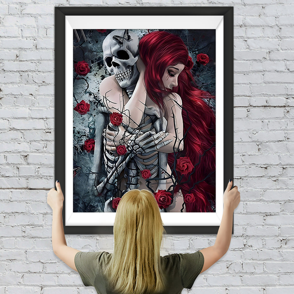 Totenkopf und rothaarige Schönheit in roten Rosen Diamond Painting