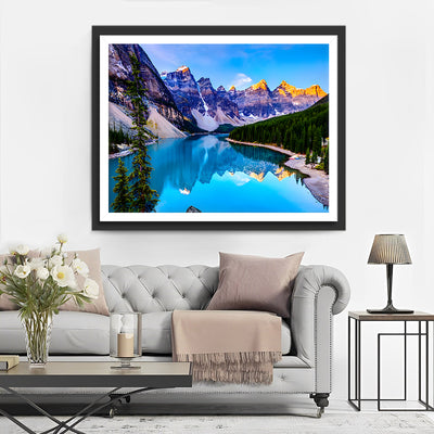 Von Bergen umgebener See Diamond Painting