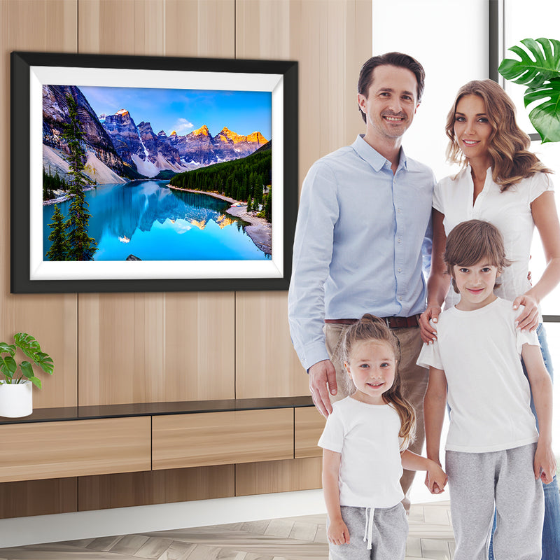 Von Bergen umgebener See Diamond Painting