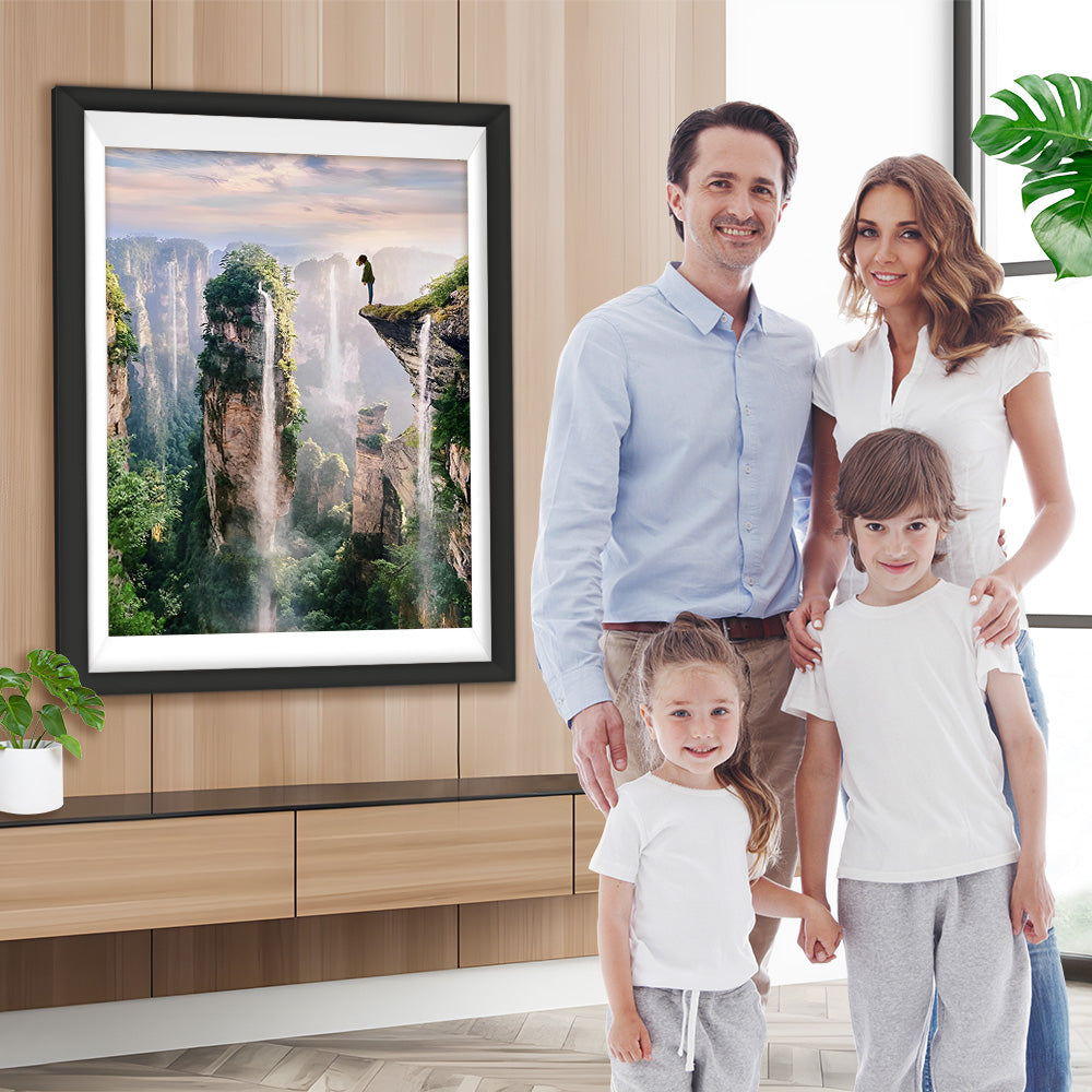 Wasserfälle und ein Gir auf den Klippen Diamond Painting