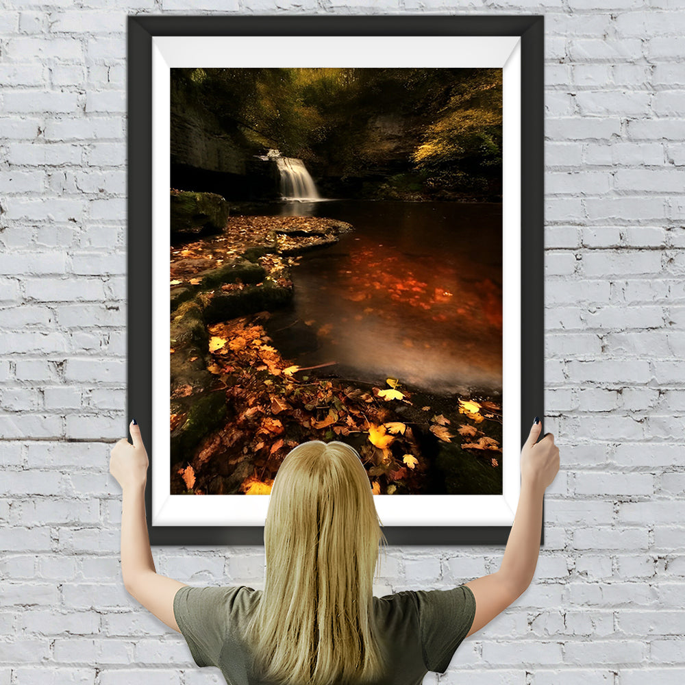 Wasserfall in den Bergen im Herbst Diamond Painting