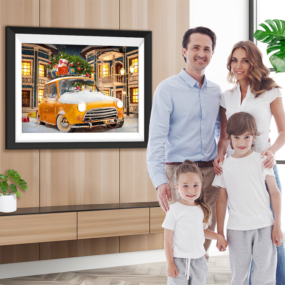 Weihnachtsgeschenke auf einem gelben Auto im Schnee Diamond Painting