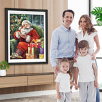 Weihnachtsmann mit Tee neben Geschenken Diamond Painting