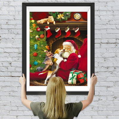 Weihnachtsmann und Hunde neben dem Kamin Diamond Painting