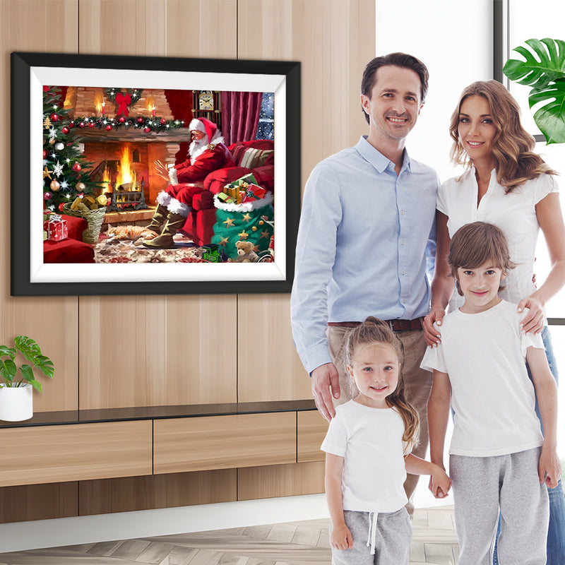 Weihnachtsmann und Weihnachtsbaum am Kamin Diamond Painting
