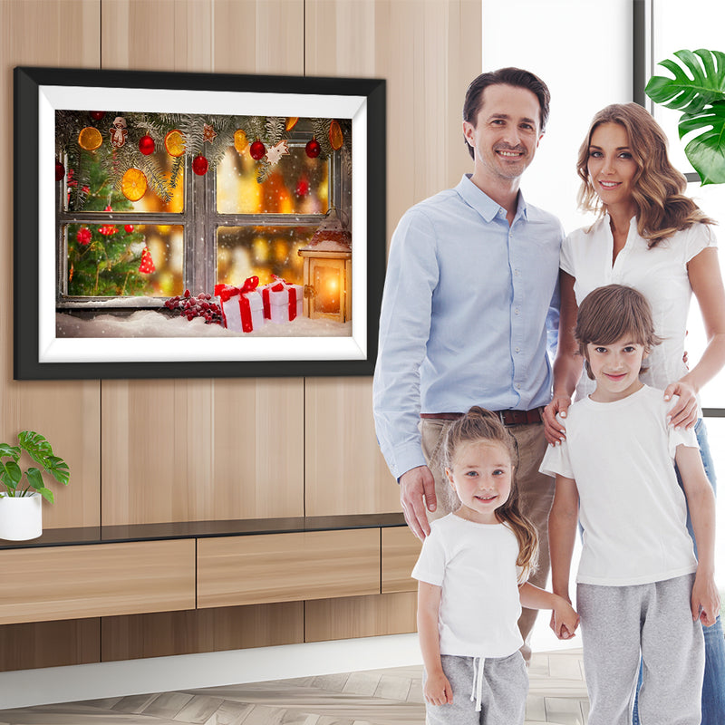 Weihnachtsschmuck und Schnee auf der Fensterbank Diamond Painting