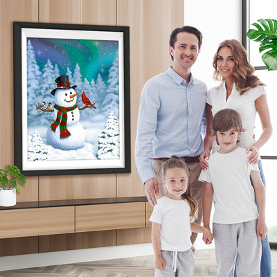 Weihnachtsschneemann und Wald im Polarlicht Diamond Painting