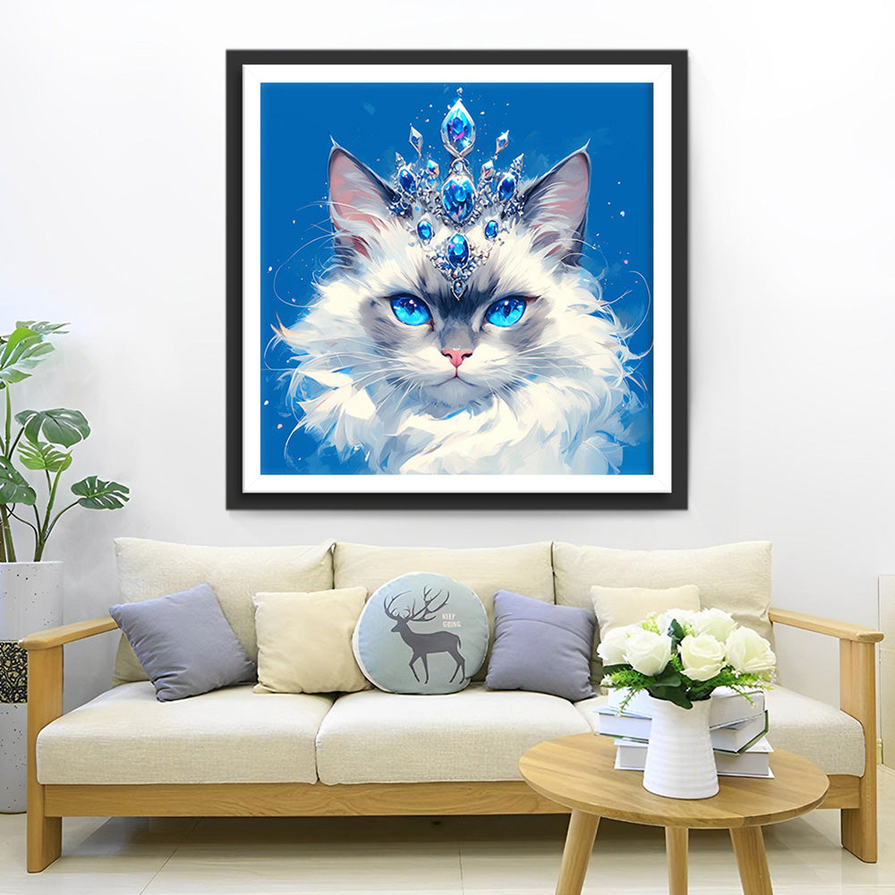 Weiße Katze, die eine Saphirkrone trägt Diamond Painting