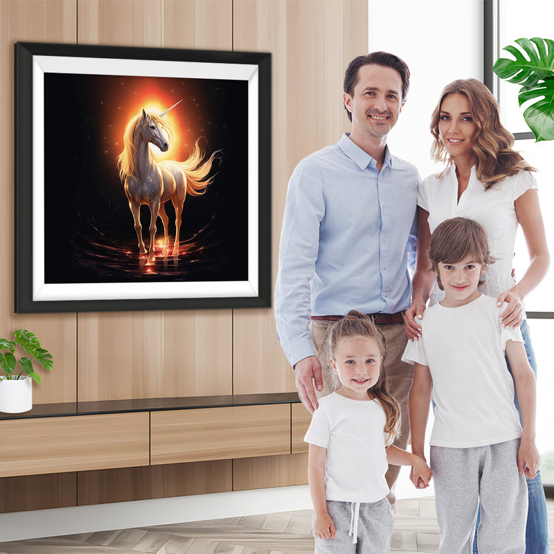 Weißes Einhorn in der Dunkelheit Diamond Painting