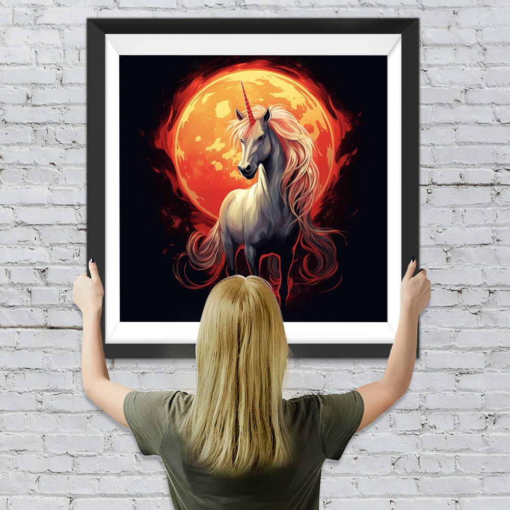 Weißes Einhorn und rote Sonne in der Dunkelheit Diamond Painting