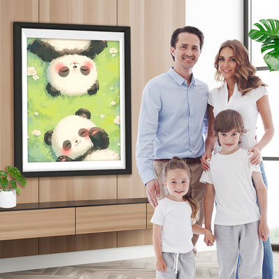 Zwei Baby-Pandas auf dem Gras liegend Diamond Painting