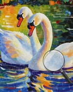 Zwei weiße Schwäne im Teich Diamond Painting