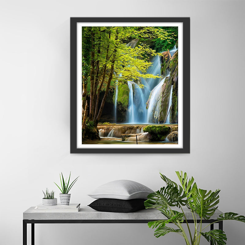 Hochgebirge und Wasserfall im Wald Diamond Painting