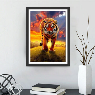 Wandelnder Tiger in der Dämmerung Diamond Painting