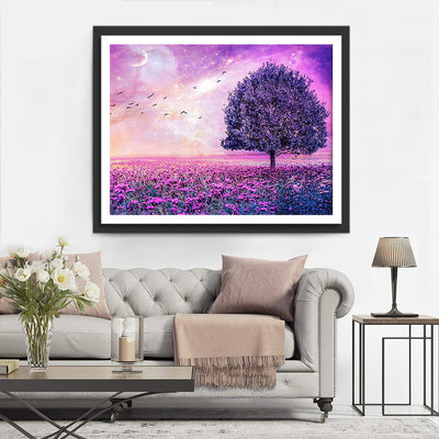 Baum und Blumenfeld unter lila Himmel Diamond Painting