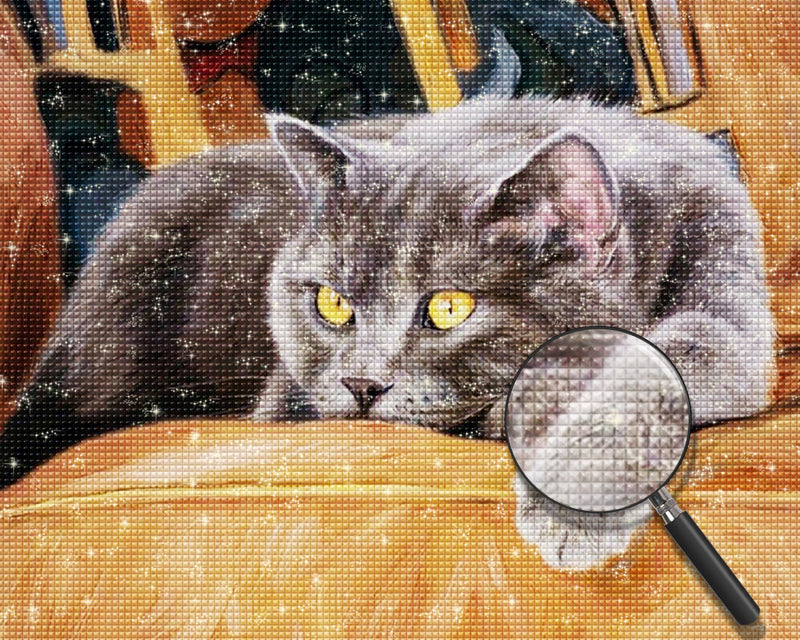 Graue Katze auf dem Sofa Diamond Painting