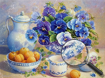 Lila Blumen, Porzellan und Aprikosen Diamond Painting