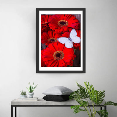 Rote Blumen und weißer Schmetterling Diamond Painting