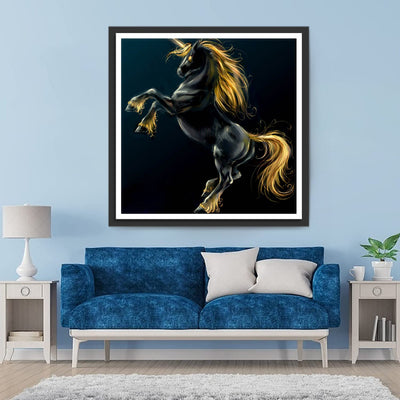 Schwarzes Einhorn mit goldener Mähne Diamond Painting